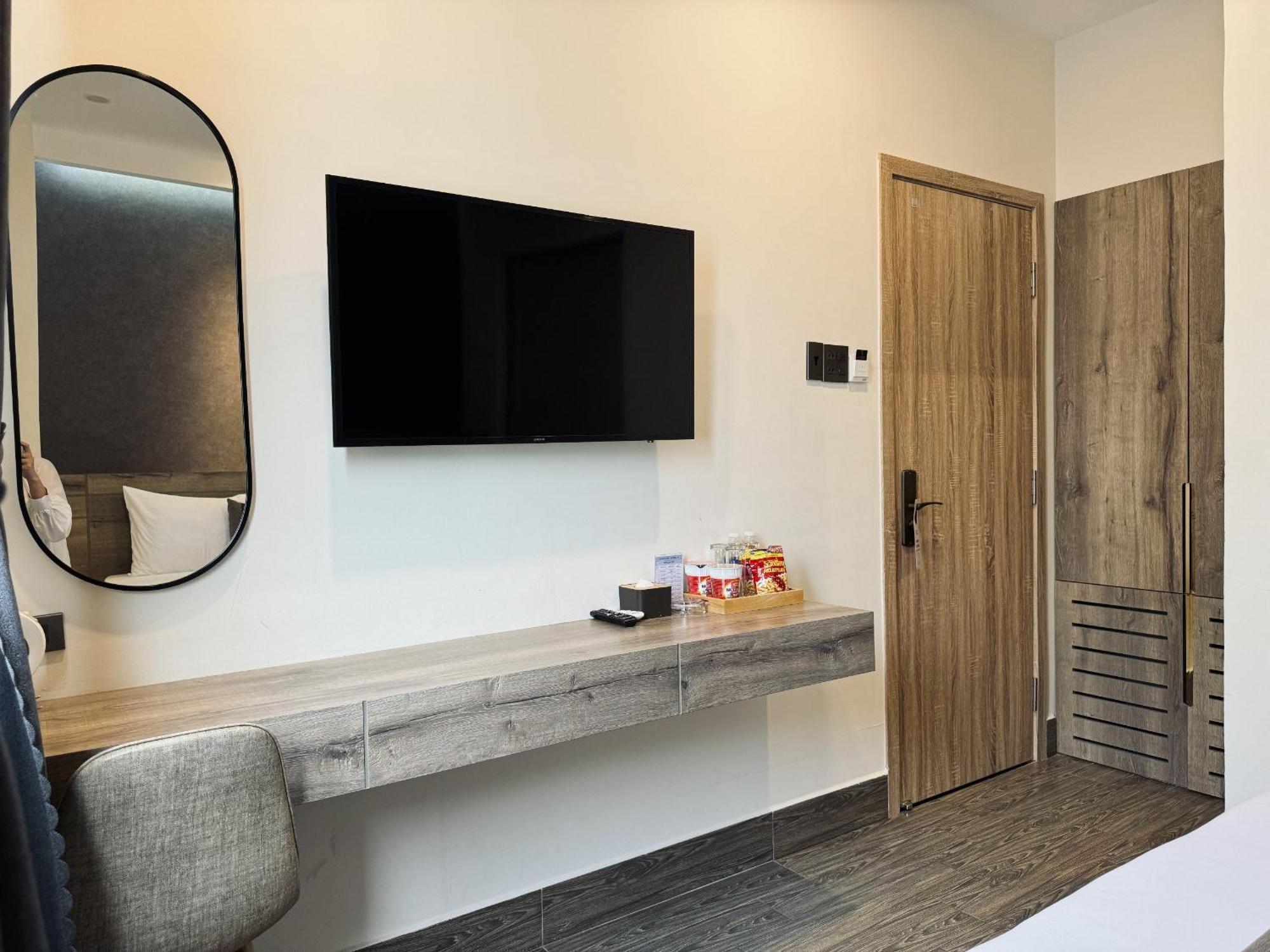 Lion 5 Hotel Кан То Екстериор снимка