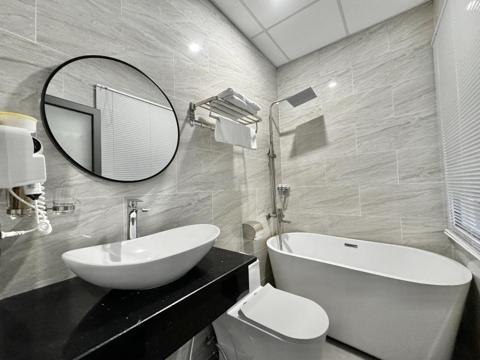 Lion 5 Hotel Кан То Екстериор снимка